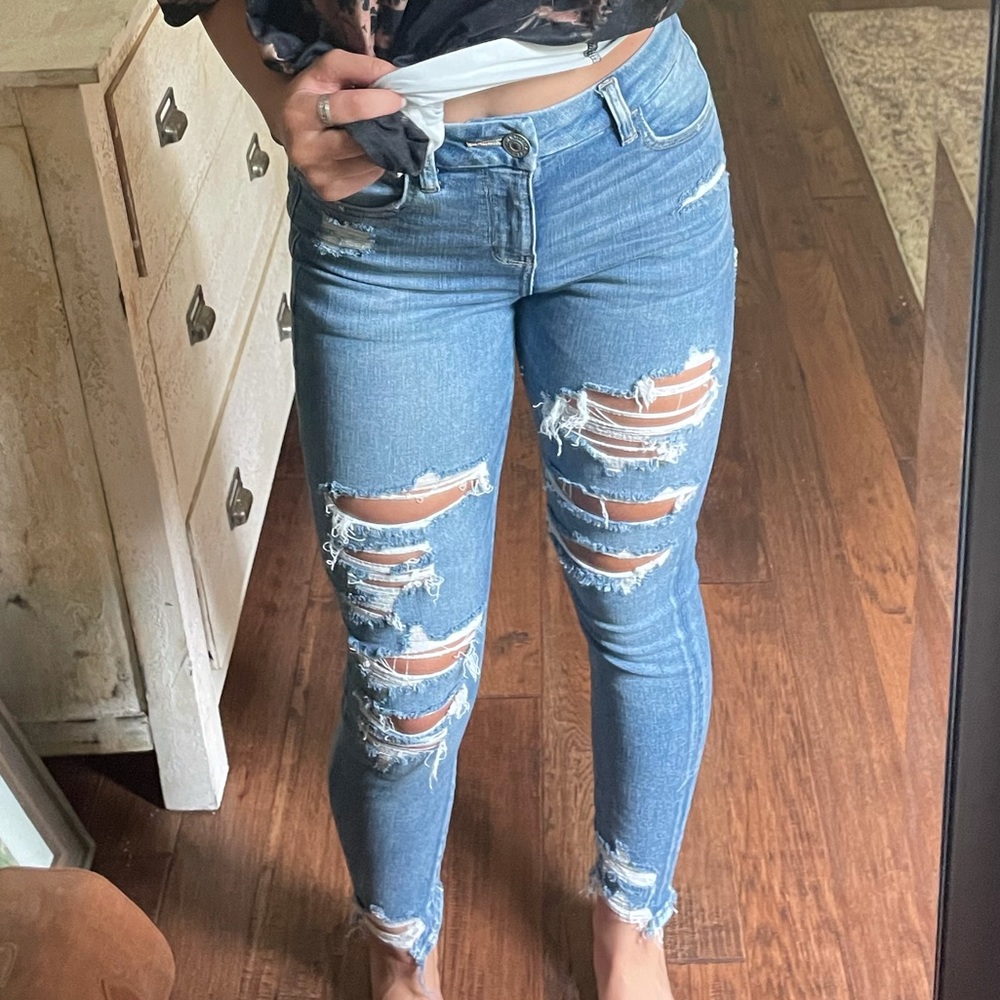 American eagle ripped skinny jeans
